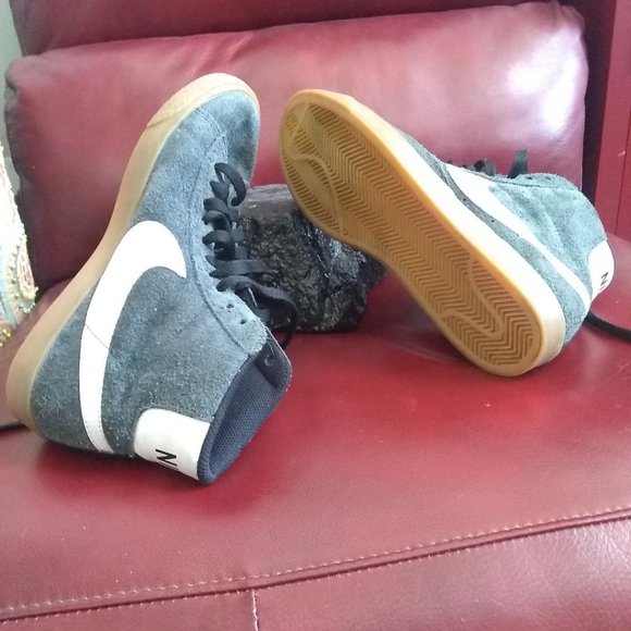 Nike Grey/White Suede High Top Sneakers Sz8 - Picture 3 of 5
